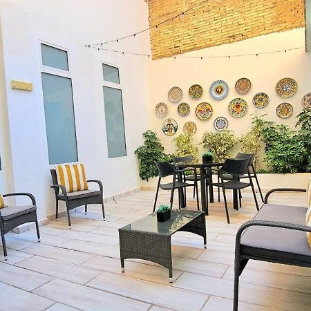 New! Renovated, Centrally Located, Private Entrance, Terrace Apartment Valencia Exterior photo