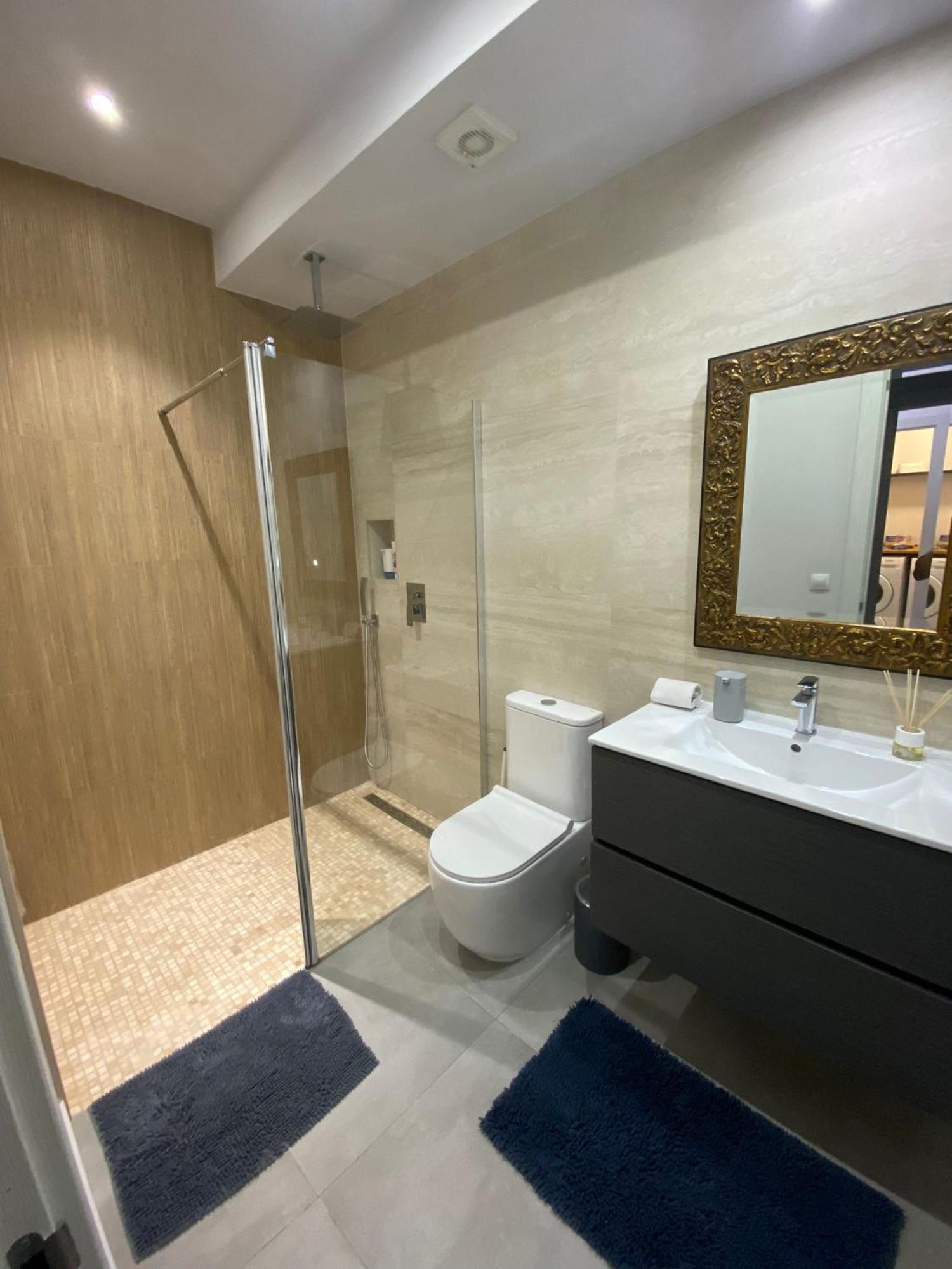 New! Renovated, Centrally Located, Private Entrance, Terrace Apartment Valencia Exterior photo